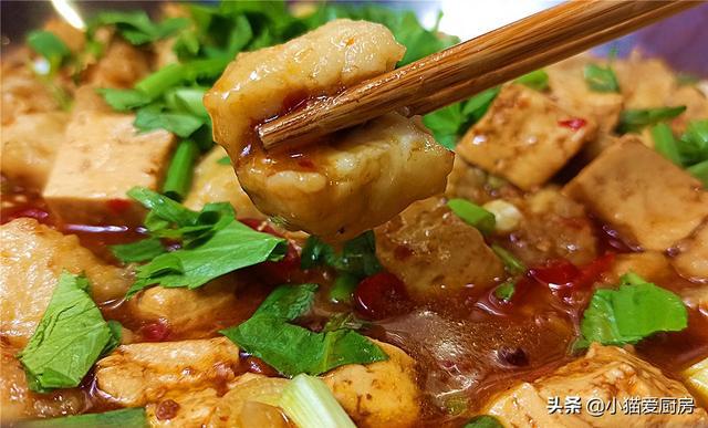 豆腐炒鱼肉的做法