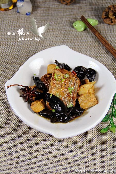 家常美食，萝卜豆腐炒木耳，营养美味一锅出