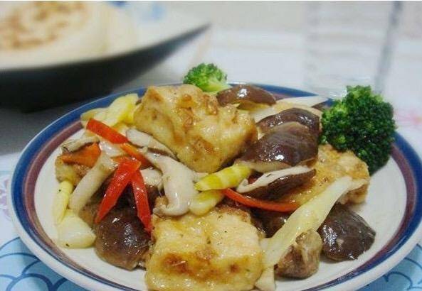 清淡豆腐香菇，养胃美食的制作与功效解析
