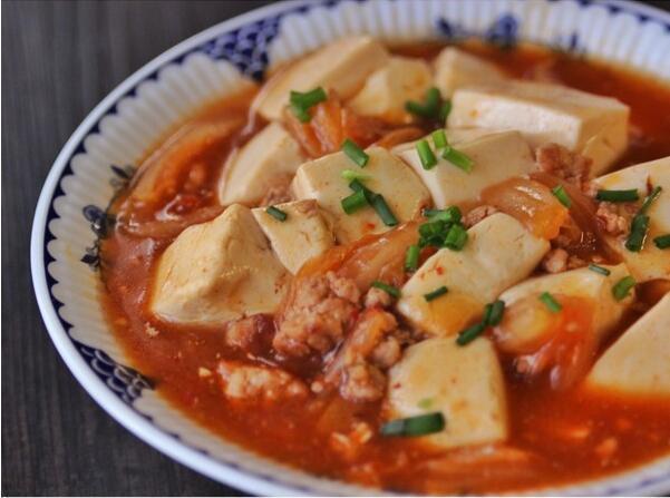 家常美食，豆腐包菜炒肉末，营养美味一锅出