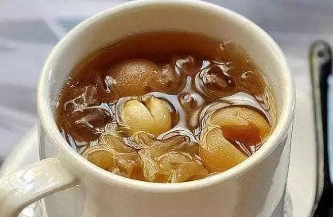 自制银耳坚果汤的做法