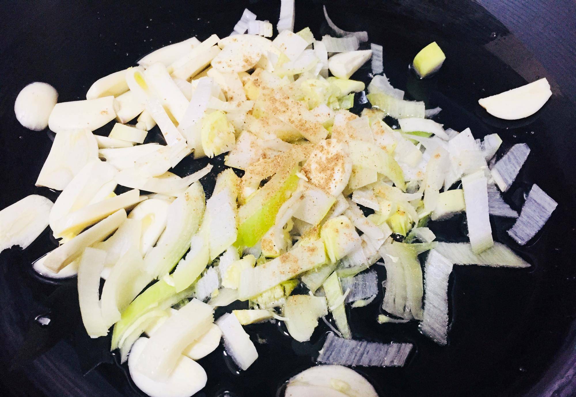 豆腐汤海带，温暖滋养的海洋佳肴