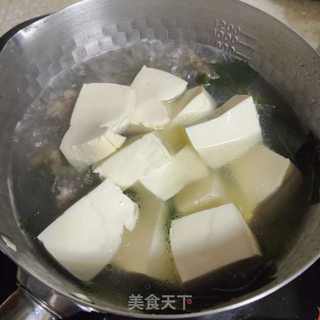 家常煎锅豆腐丸子汤，温暖心灵的鲜美佳肴