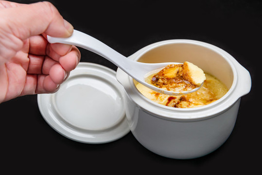 小碗鸡蛋糕，家常美食的温馨回忆
