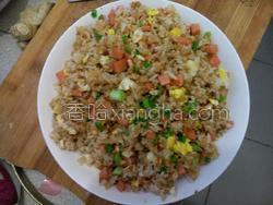 火腿鸡蛋抓饭的做法