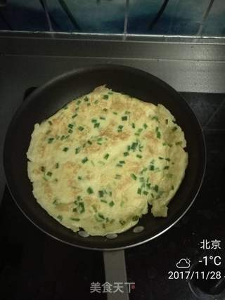 韭菜鲍鱼鸡蛋饼的做法