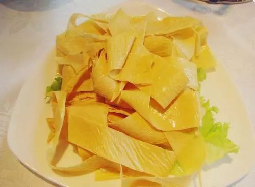 豆腐豆皮酱的美食魅力，家常美味，营养满分
