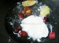 红糖鸡蛋泼水做法