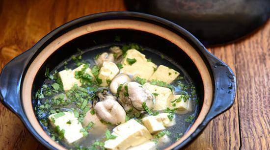 豆腐土豆炖大肠，家常美食的醇厚滋味
