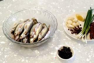 干煸小油鱼的做法