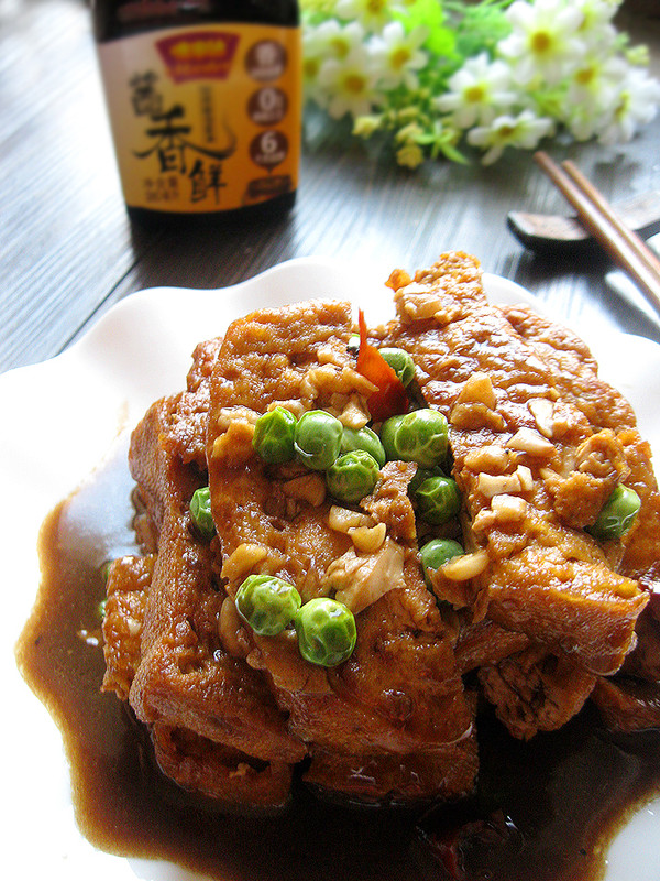 红焖肉烧豆腐，家常美食的完美融合