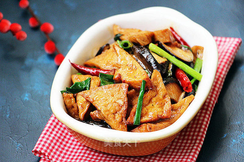 红焖肉烧豆腐，家常美食的完美融合