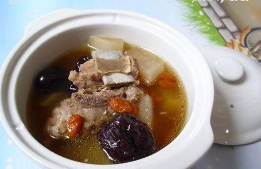 简单的排骨红汤做法