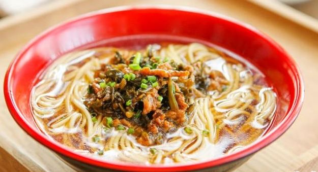 豆腐鸡排煮面条，家常美食的全新演绎