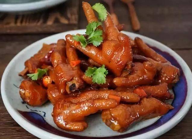 蒜泡鸡爪，美味与健康的双重享受，轻松学会家常做法！