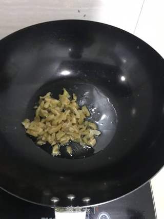 榨菜肉丝汤米饭的做法