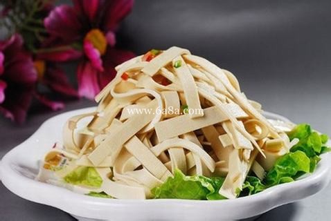 千页豆腐皮与木耳的美食邂逅，口感与营养的双重盛宴