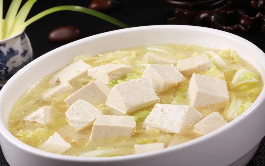 家常美食，炒白菜配豆腐，美味与健康的完美融合