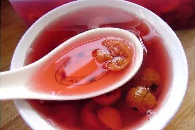 积食山楂水，家常饮品中的消食小助手