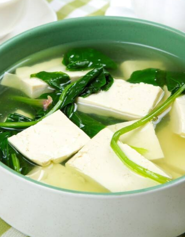 春笋菠菜豆腐汤，春季养生佳品，鲜美营养一锅炖