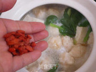 豆腐圆子煮茴香，家常美食的健康魅力