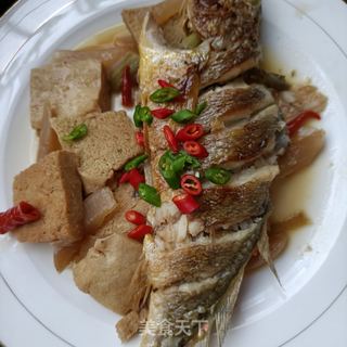 萝卜炖咸巴鱼的做法