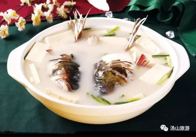 鱼头炖豆腐的徽菜做法