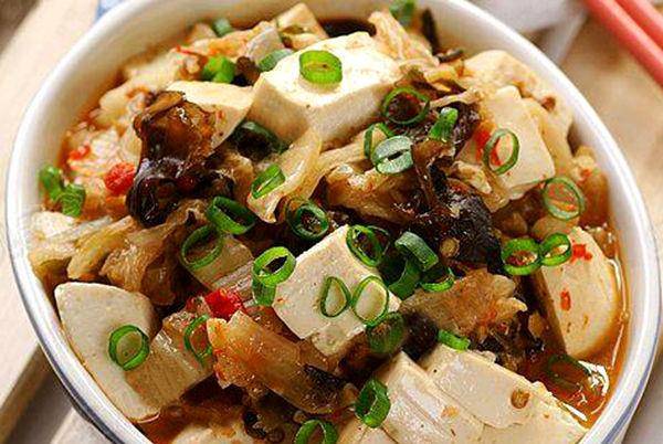 酸菜嫩豆腐勾芡，家常美味，营养满分