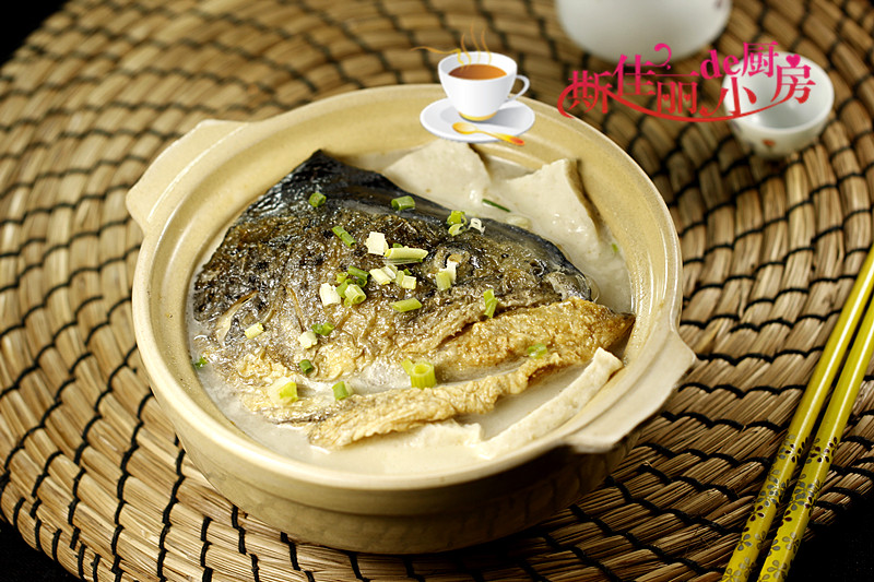 鱼豆腐炖鱼，鲜美营养的双重美味佳肴