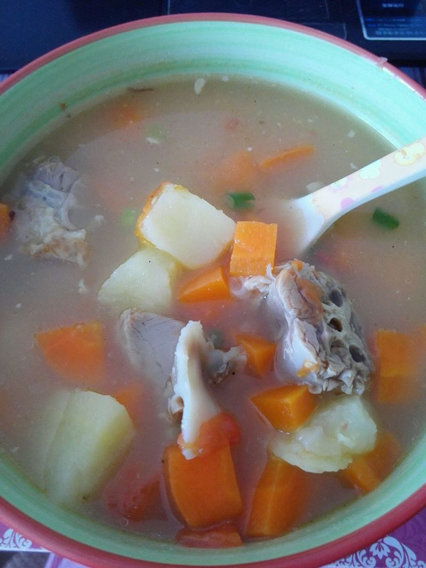 土豆蒲公英煲汤的做法