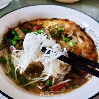 酸菜煮豆腐加米粉的做法
