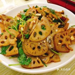卤藕牛肉，家常美食的魅力展现