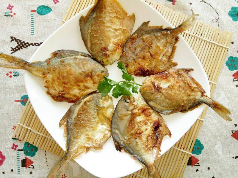 煎鲳鱼做法
