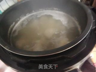 玉米排骨莲菜汤的做法