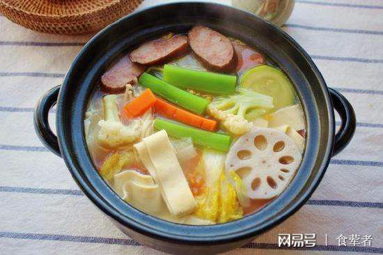 砂锅鱼洋葱豆腐，暖身美食，营养满分！