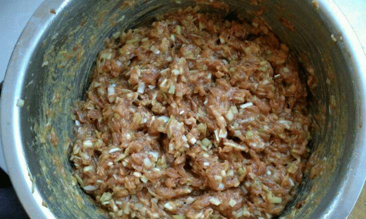 热油葱花拌豆腐，家常美食的鲜美魅力