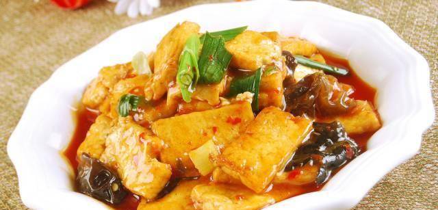 煎白色豆腐，家常美食的绝妙做法与养生功效