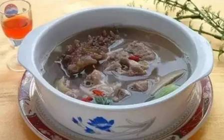 无鳞虾炖豆腐，鲜美搭配，滋补佳品
