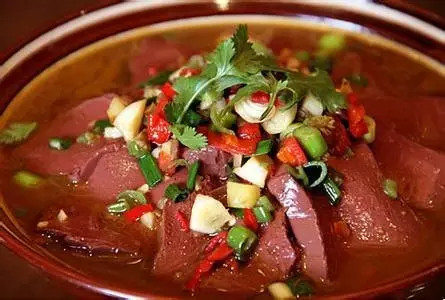 贵州烟熏血豆腐，传统美食的魅力与制作揭秘