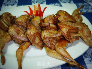 烤鹌鹑，小巧美食的魅力与简单做法揭秘