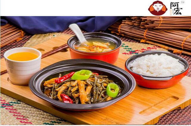 手工砂锅豆腐，传统工艺与现代口感的完美融合