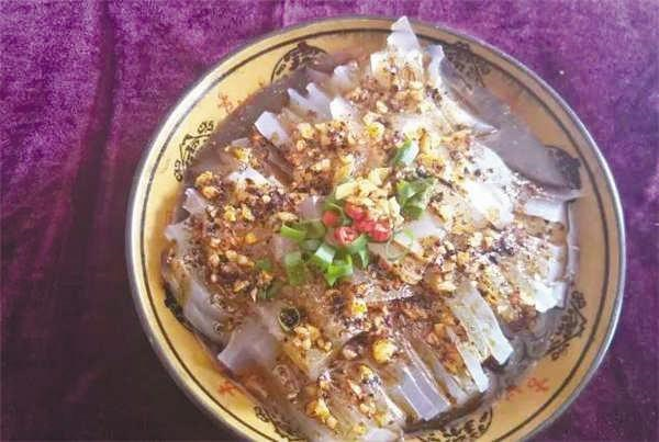 传统美食的魅力，死面麻花的制作与享用