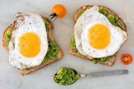 蒸臭豆腐咸鸭蛋，独特风味，营养满分，一学就会的家常菜