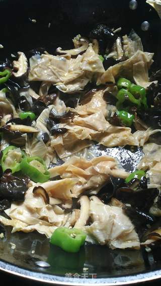 豆腐豆笋木耳三宝炖，养生佳肴的秘密食谱
