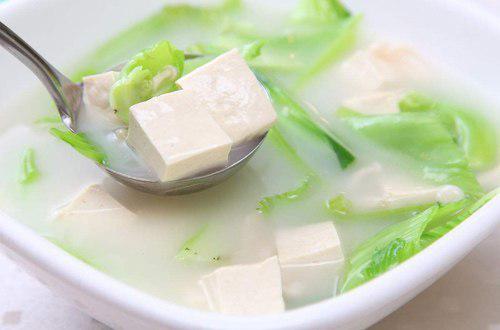 豆腐菜烧汤，温暖心灵的家常美味