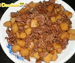 红烧牛肉土豆，家常美食的魅力与做法解析