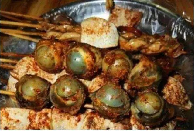 广西特色美食探秘，血鸭的秘密与家常做法