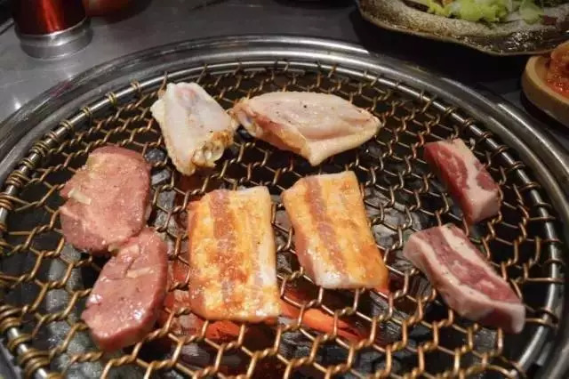 广西特色美食探秘，血鸭的秘密与家常做法