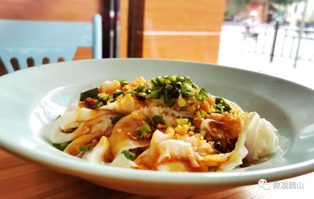 菠菜冻豆腐馅包子，健康美味，温暖你的早餐时光