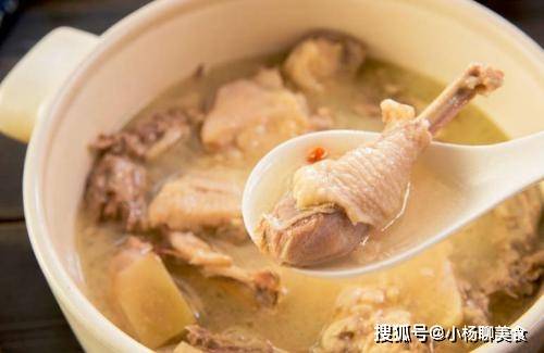 竹笋鲜肉豆腐炖肉，鲜美滋补的家常美食